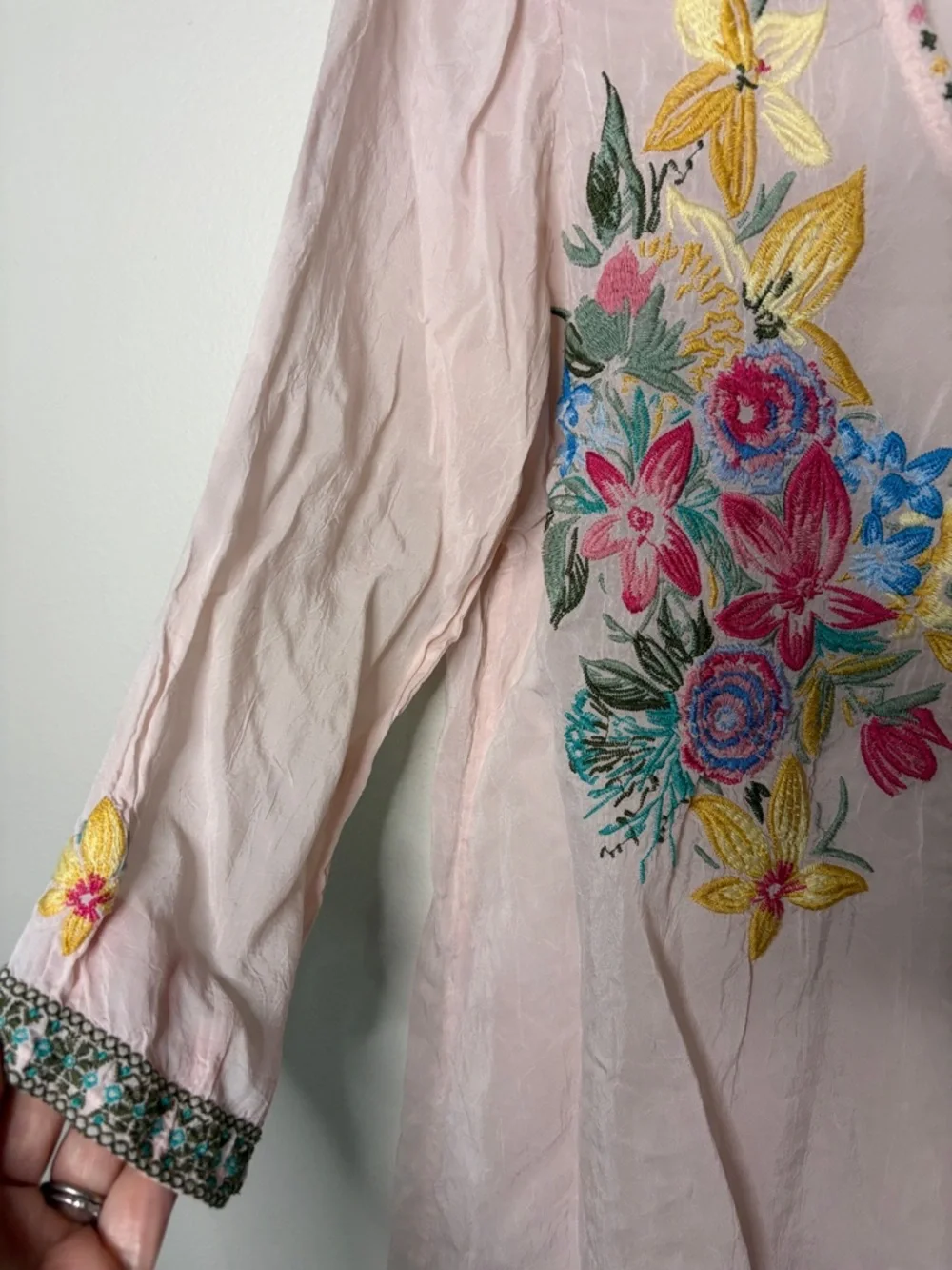 Johnny Was Pale Pink Floral Embroidered V-Neck Tunic - Picture 3 of 5